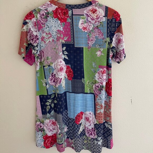 JOHNNY WAS Rose Patch Swing Tee: Size XS/Small in Excellent Pre-Loved Condition - Picture 4 of 10